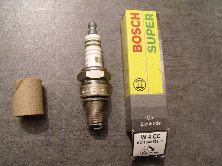 Bougie Bosch W4CC, équivalent NGK B8ES ou B8EG; prix discount - Cliquez sur l'image pour la fermer